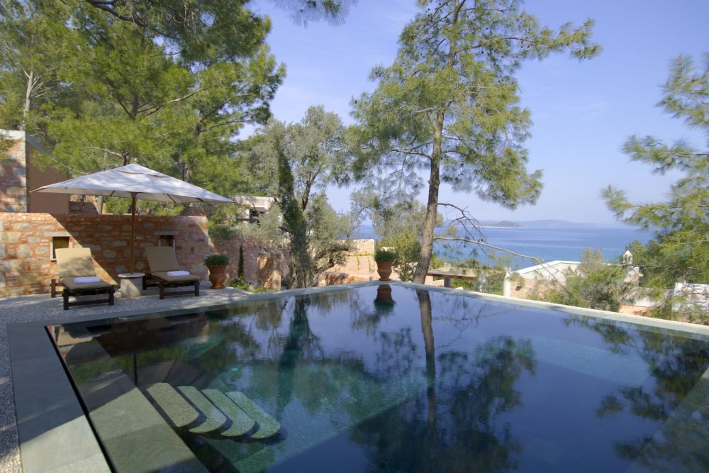 Deluxe Pool Pavilion