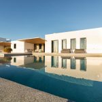 Infinity pool and villa Faragas